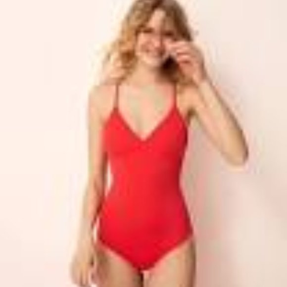 SOLD! ~ RARE! Princesse Tam Tam x Uniqlo ~ RED~ 1 Piece Swim Suit Maillot~Small - Picture 5 of 10